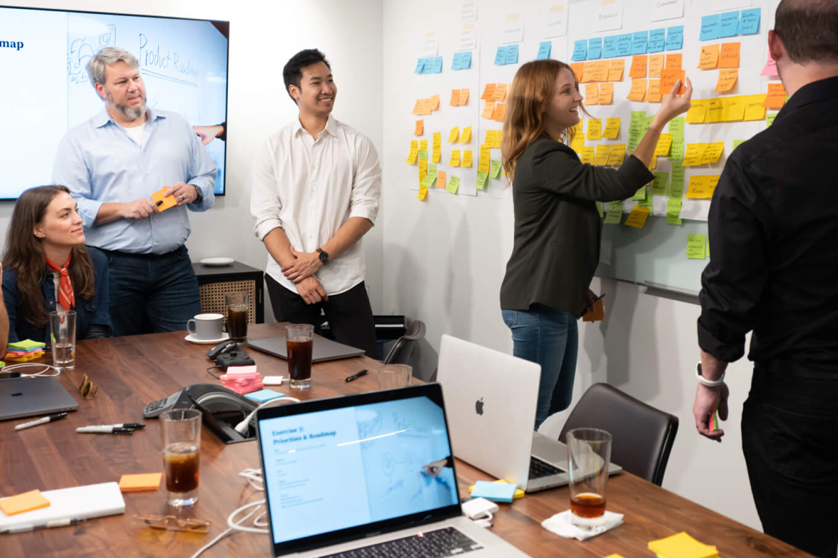a design team facilitating a customer experience workshop